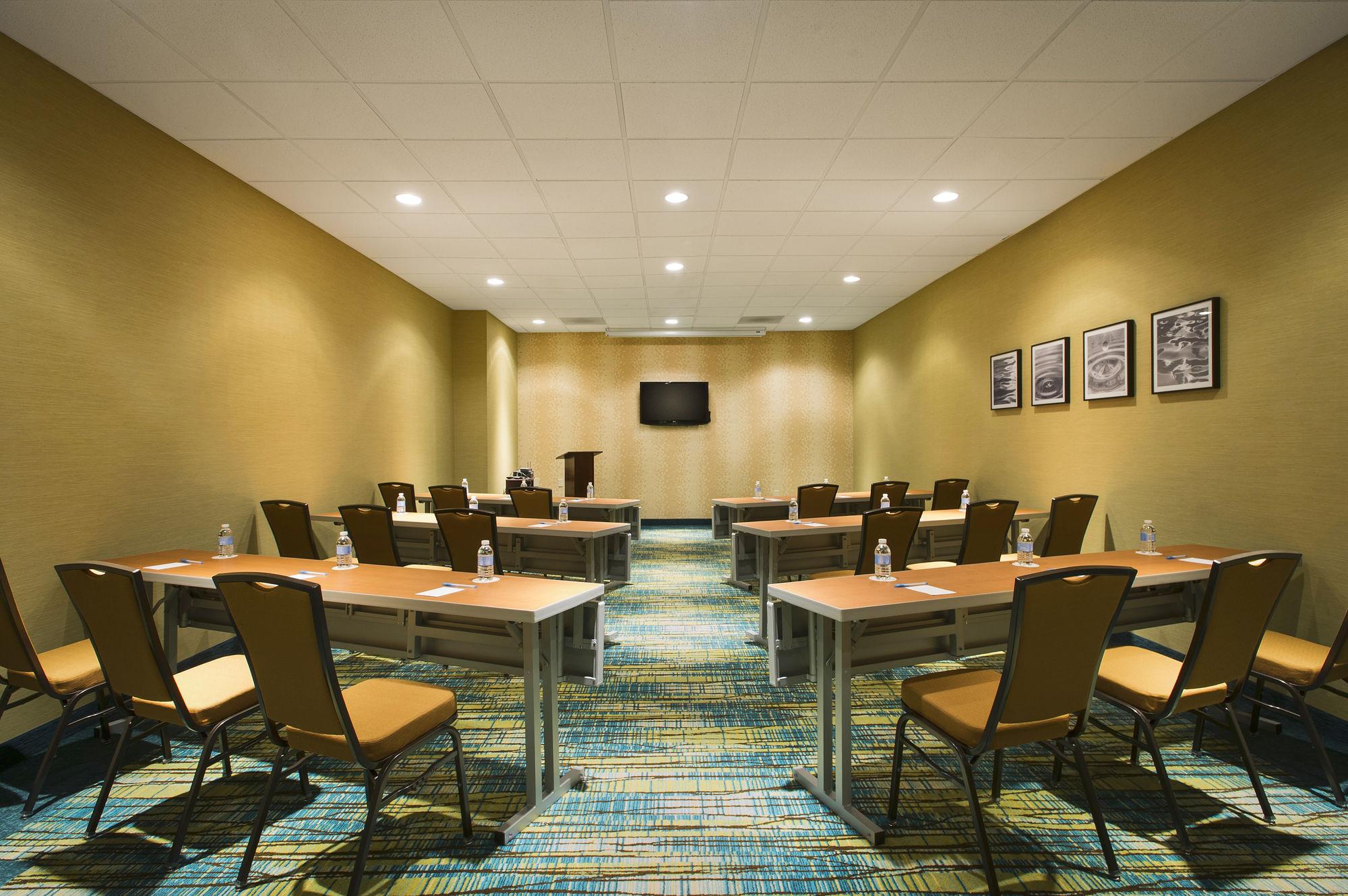 Springhill Suites By Marriott Lawrence Downtown Exteriér fotografie
