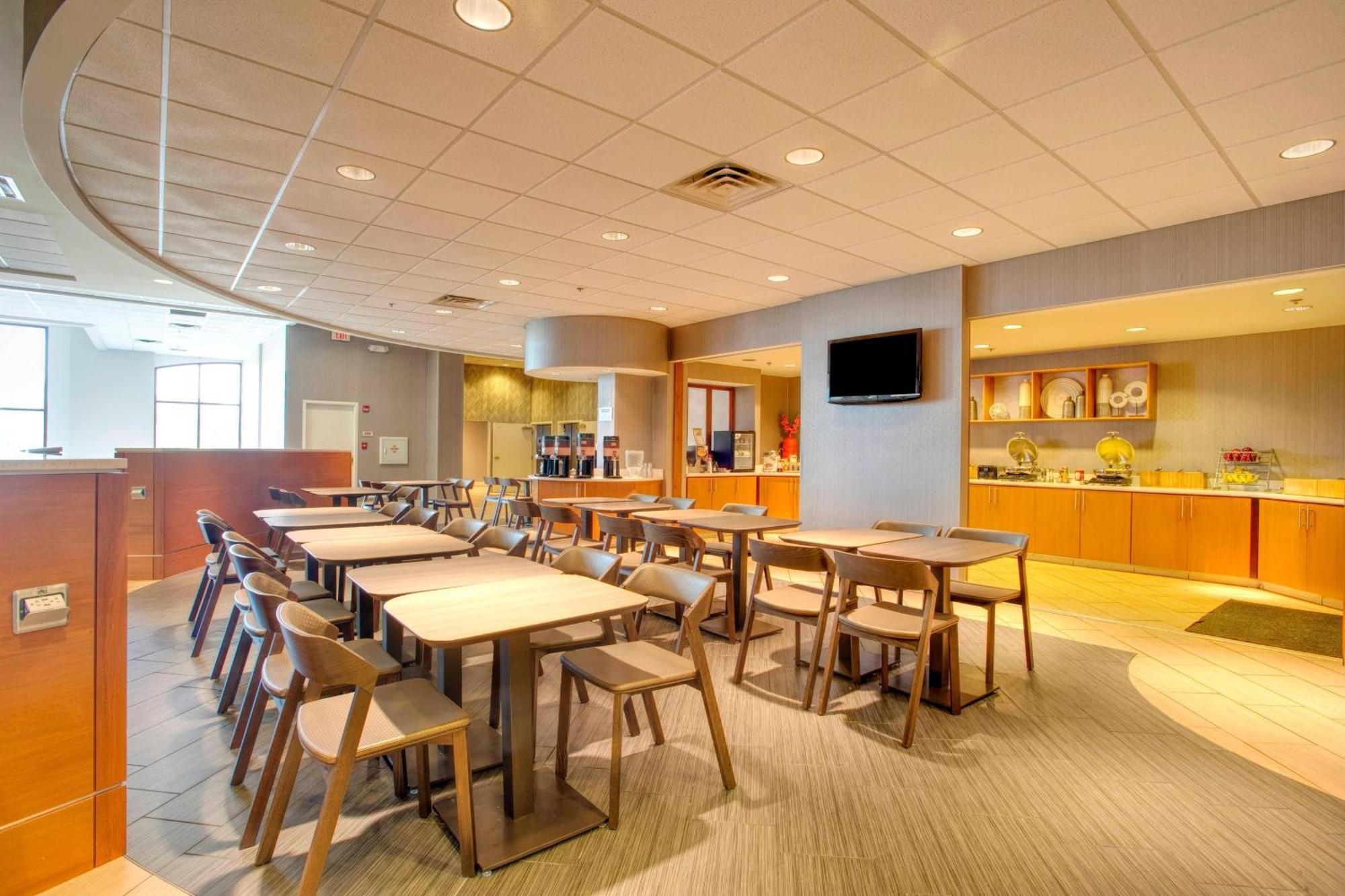 Springhill Suites By Marriott Lawrence Downtown Exteriér fotografie