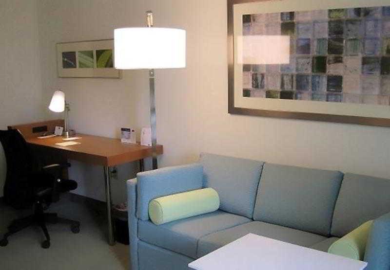 Springhill Suites By Marriott Lawrence Downtown Exteriér fotografie