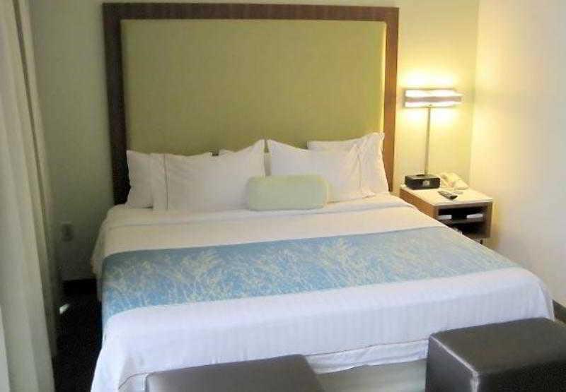 Springhill Suites By Marriott Lawrence Downtown Exteriér fotografie